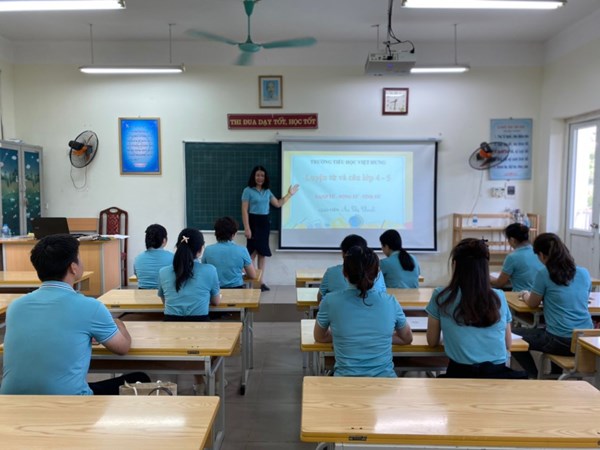 Khối 5, Trường Tiểu học Việt Hưng thực hiện chuyên đề bồi dưỡng chuyên môn “Danh từ, động từ, tính từ” cho giáo viên khối 3, 4, 5
