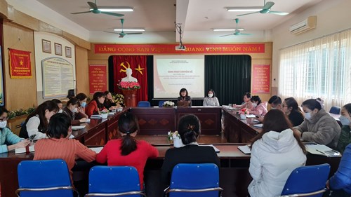 Đảng viên Chi bộ Trường MN Đô Thị Việt Hưng tham gia buổi sinh hoạt chuyên đề quý IV năm 2022 với nội dung: “Xây dựng Đảng về đạo đức, giáo dục, rèn luyện nâng cao đạo đức cách mạng của cán bộ, đảng viên”