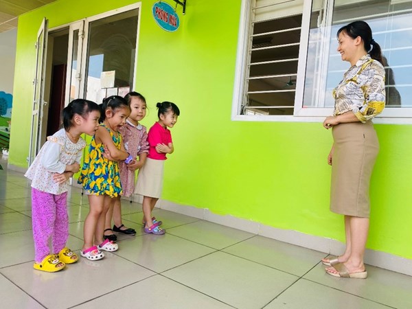 “Văn hoá chào” tại trường mầm non Đô thị Việt Hưng