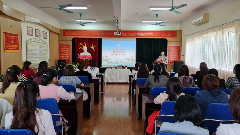 Trường Mầm non Đô thị Việt Hưng tổ chức Hội nghị Sơ kết học kì I  năm học 2022 - 2023
