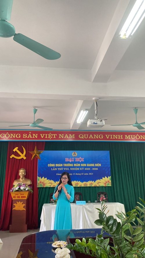 Bài hát của cô giáo Vũ Thị Huyền tại Đại hội công đoàn lần thứ VIII nhiệm kỳ 2023- 2028