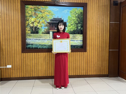 Chúc mừng cô giáo Đinh Thị Hồng Phấn - Đạt Giải Ba chung khảo Hội thi   Viết về điển hình Dân vận khéo trên địa bàn Quận Long Biên năm 2022  do Quận ủy Long Biên tổ chức.
