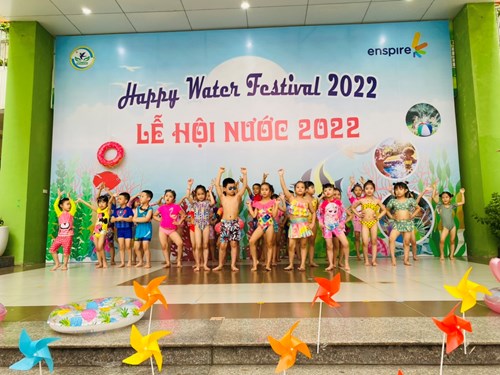 Trường Mầm non Chim Én “hô biến” sân trường thành “Ngày hội nước cho trẻ - water festival” siêu vui nhộn.