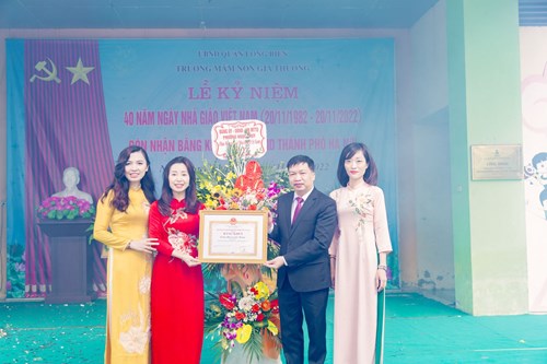 Trường mầm non Gia Thượng long trọng tổ chức Lễ Kỉ niệm 40 năm ngày Nhà giáo Việt Nam 20/11/2022 và Đón nhận Bằng khen của UBND thành phố Hà Nội