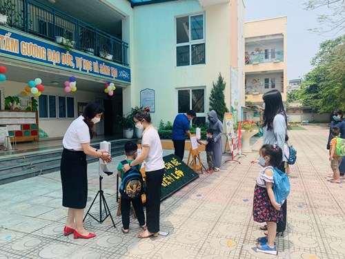 Exciting atmosphere on the first day back to school for the children of Gia Thuong Kindergarten!