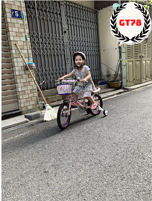 SBD: 78 - Bé: Linh Chi - Cuộc thi ảnh  Gia đình bé với an toàn giao thông 