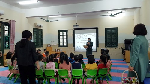 Trường mầm non Long Biên chào mừng các bé trở lại trường trong ngày đầu đi học năm 2021