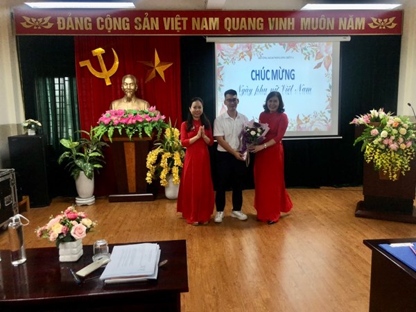 Công đoàn trường mầm non Long Biên A tổ chức chương trình Gặp mặt chúc mừng ngày phụ nữ Việt Nam 20/10.