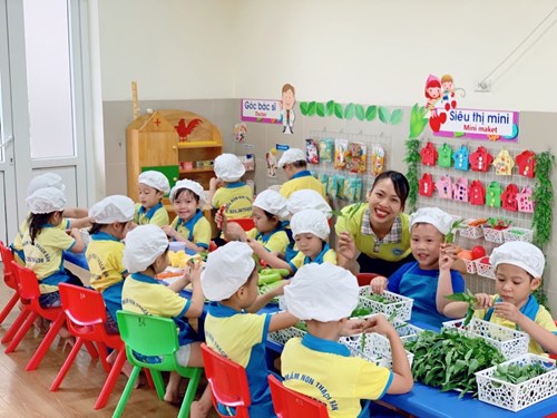 Cô giáo Trương Thị Dung – Người giáo viên nhỏ bé nhưng có tình yêu lớn lao với các em nhỏ
