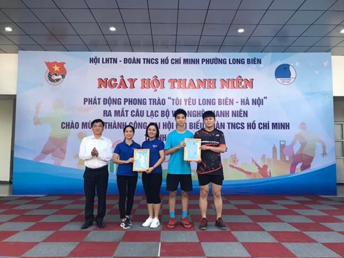 Chi đoàn trường mầm non Thạch Cầu tham dự ngày hội thanh niên Long Biên năm 2022.