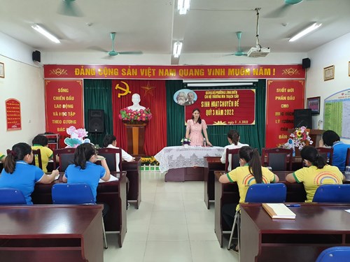 Chi bộ trường mầm non Thạch Cầu tổ chức buổi sinh hoạt chuyên đề quý III.