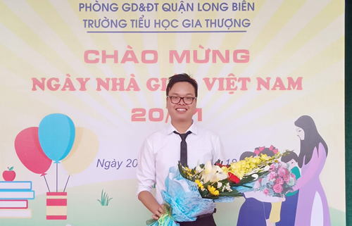 Thầy giáo Nguyễn Thanh Tùng, người thầy tài hoa và nhiệt huyết với nghề.