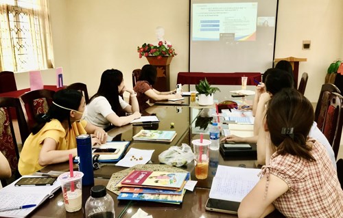 Giáo viên trường Tiểu học Lý Thường Kiệt tham dự tập huấn sử dụng sách giáo khoa lớp 3 mới năm học 2022-2023.