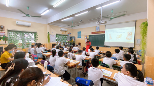 Giáo viên khối 3 trường Tiểu học Thạch Bàn A tích cực thực hiện dạy và trao đổi các chuyên đề đổi mới phương pháp thực hiện chương trình GDPT 2018